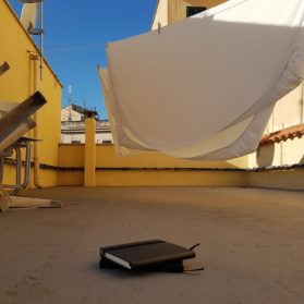 Meine beiden Notizbücher auf der Dachterasse in Rom